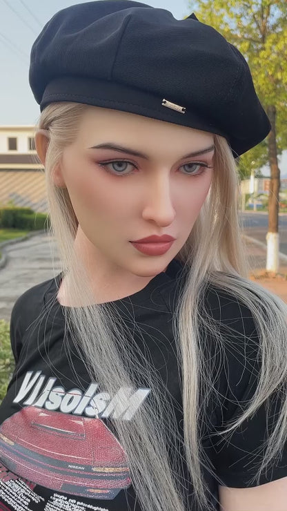 NIKITA - Boneca realista em TPE  ou silicone com  articulação flexíveis